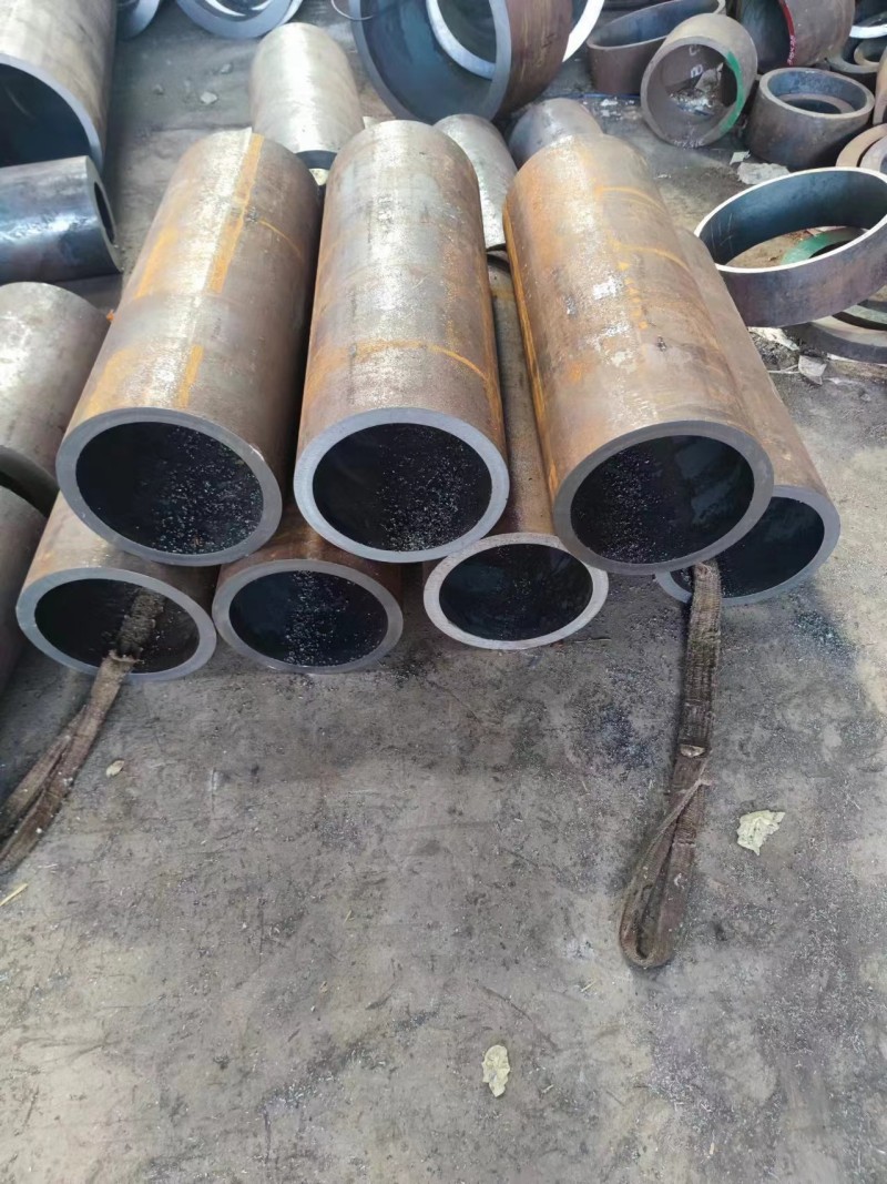 新津新津新津12Cr1MovG无缝钢管切割
